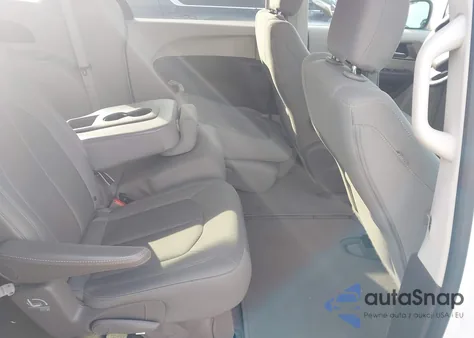 2017 Chrysler Pacifica Touring z USA, uszkodzony, nr VIN 2C4RC1DG8HR676712